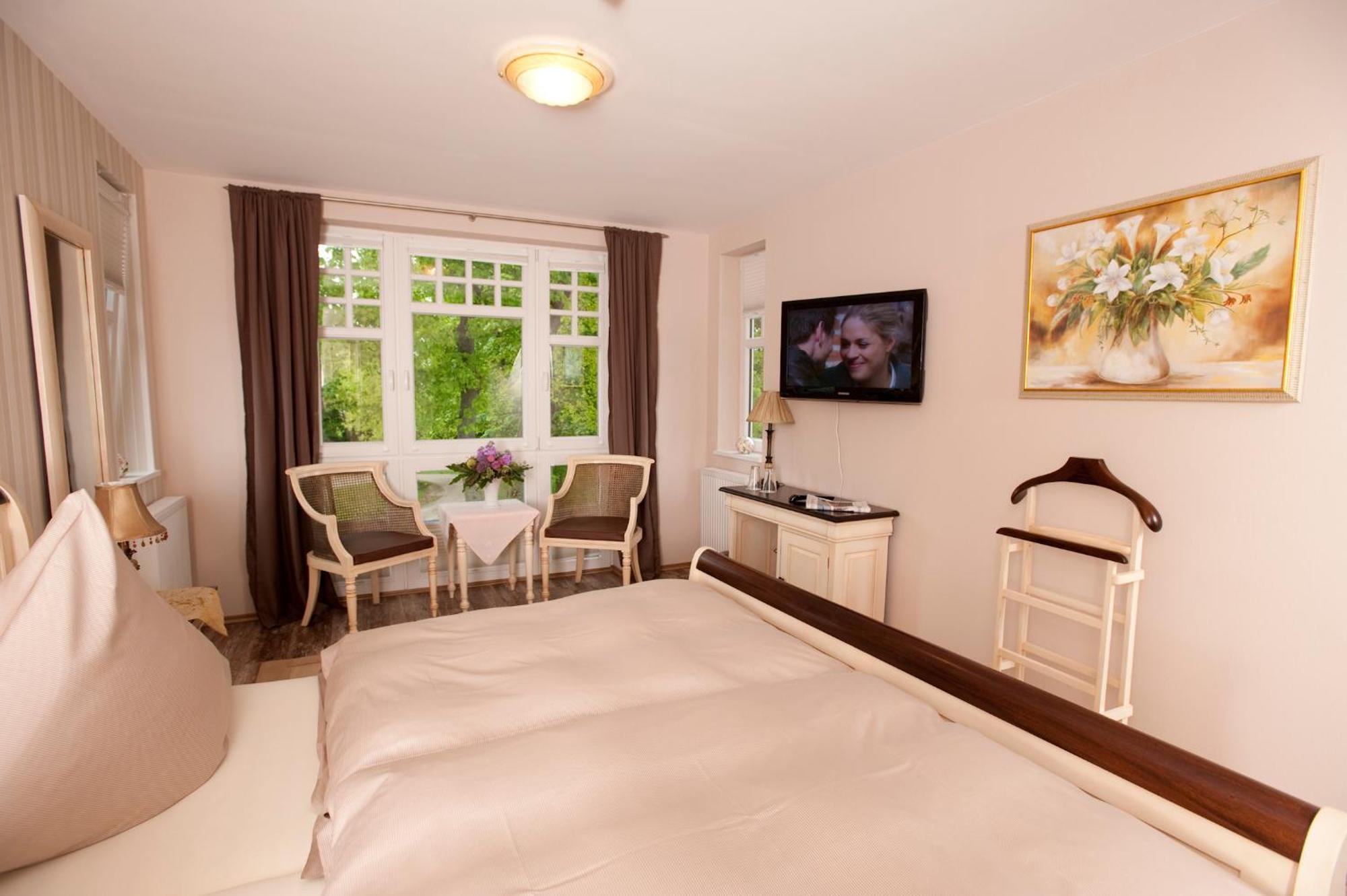 Hotel Bess Albersdorf  Екстериор снимка